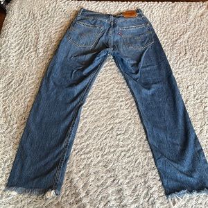 Cute crop light blue Levi jeans